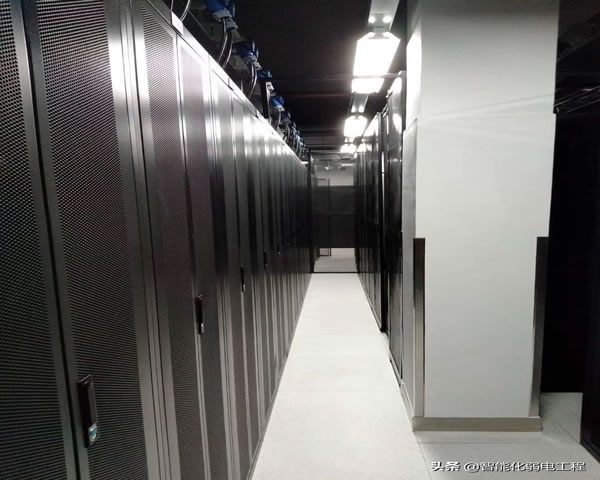 日本安川伺服CN1与CN2的区别分析